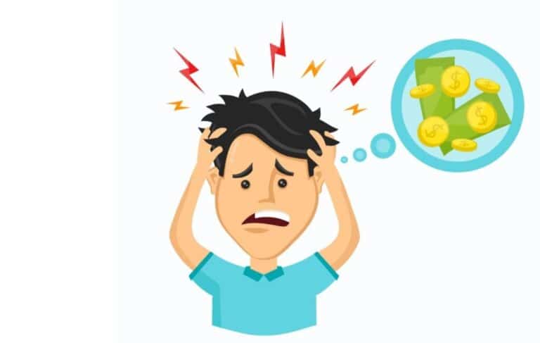 Mann river seg i håret