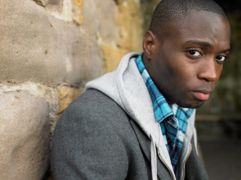 -En kvalitativ studie av minoritetsmenn utsatt for vold i nære relasjoner