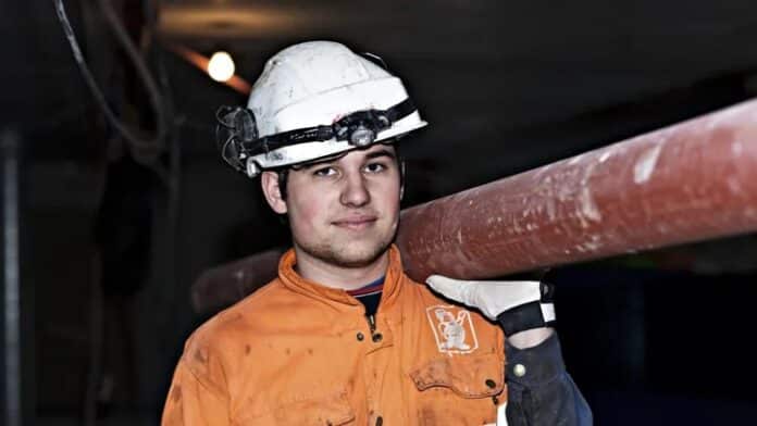 Arbeidstakere under 25 år har høyest skaderisiko i bygg og anlegg. Flertallet av de skadde er menn. Foto: Arbeidstilsynet.