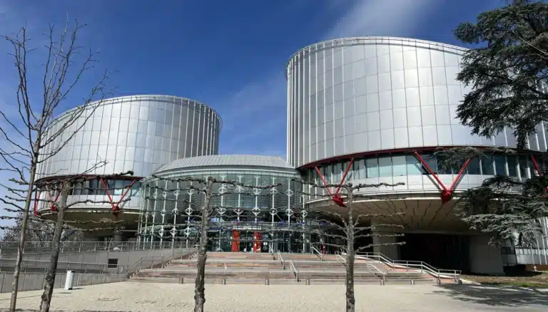 Er norsk rettspraksis i konflikt med EMDs krav til beskyttelse av retten til familieliv?