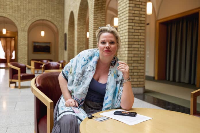 Silje Hjemdal (FrP) vil gjøre likestillingsloven kjønnsnøytral og mener dagens lov kan oppfattes som skjev. Foto: Håkon Rusdal/Fremskrittspartiet