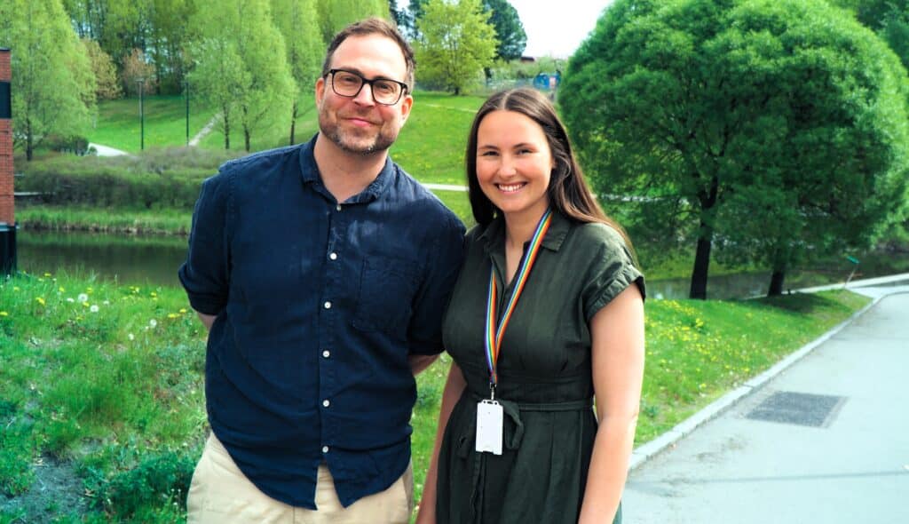 Leder i Oslo Pride Dan Bjørke og Senior Simulation Designer i Attensi Tuva Lønne Foto: Attensi