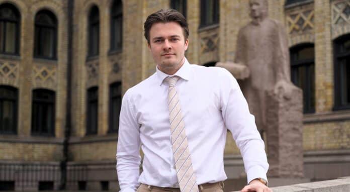 FpU-leder Lars Mikael Barstad Løvold mener mange unge menn opplever at dagens likestillingspolitikk virker mot dem. Foto: FpU