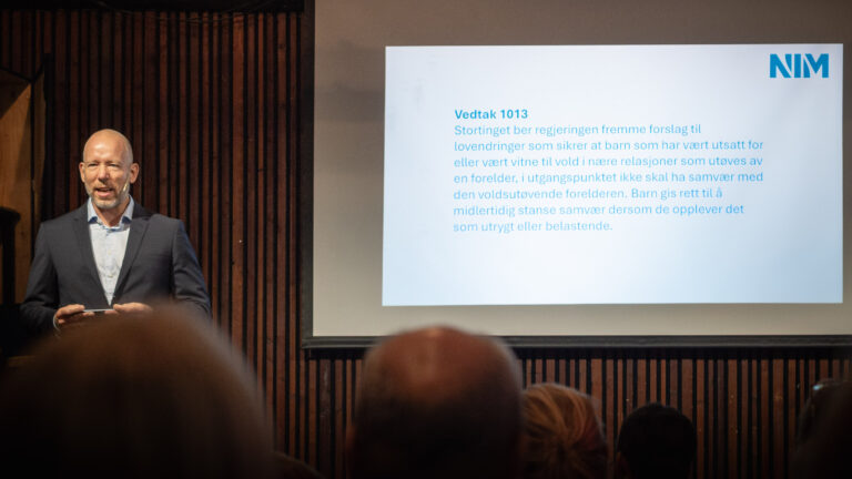 HANDLINGSROMMET: NIM-direktør Kai Spurkland presenterte Stortingets todelte bestilling: «Det vi har sett på, er hvilke muligheter og begrensninger som følger av menneskerettighetene – det menneskerettslige handlingsrommet.»