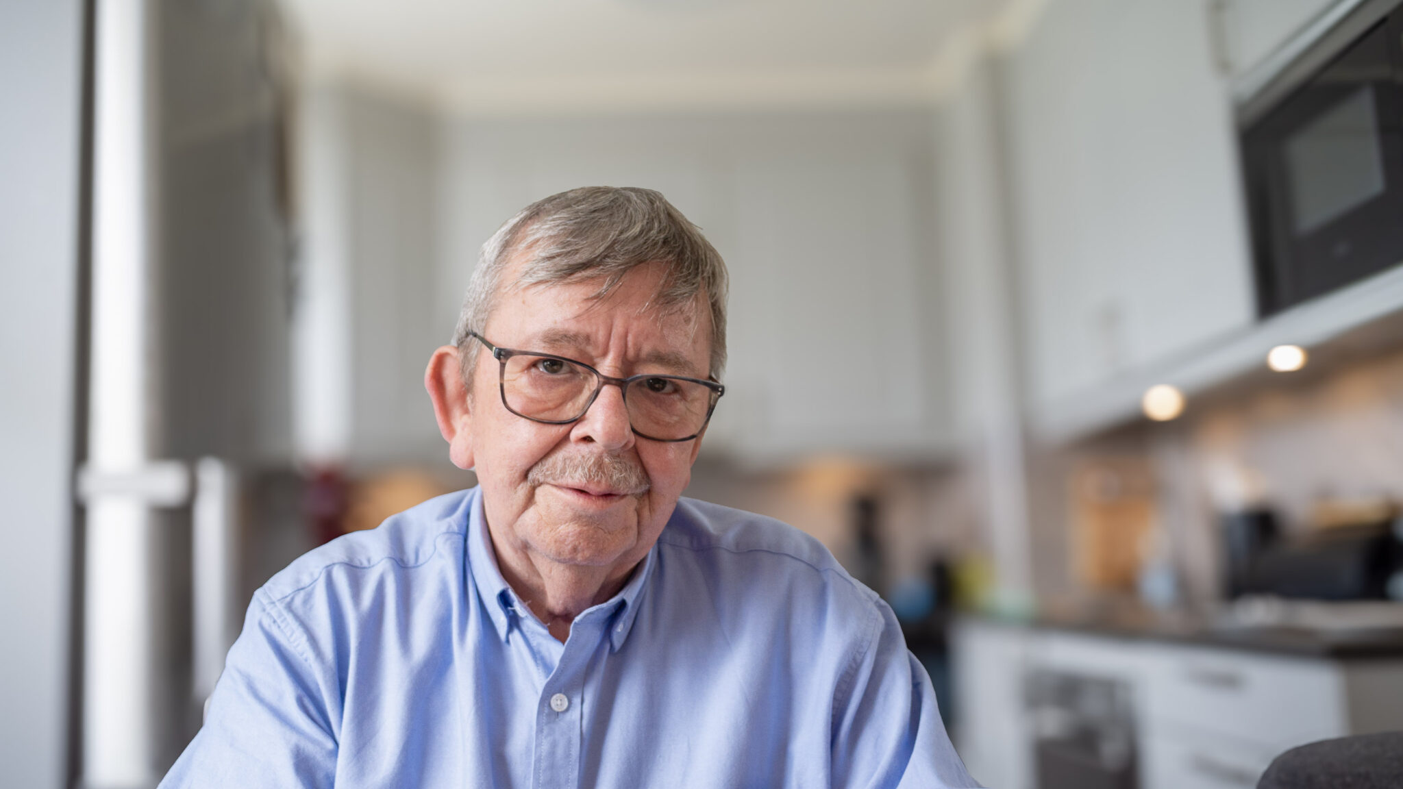 LOVKAMPEN: Sverre Hugo Rokstad brukte flere år på å få endret reglene om farskap og muligheten til å få biologisk farskap prøvd. Nesten 30 år etter vendepunktet i 1997 mener han at grunnleggende spørsmål om barns biologiske identitet og foreldres rettsstilling fortsatt ikke er løst. Foto: Bjørn Joachimsen.