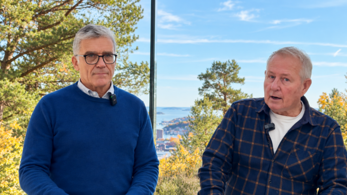 KJØNNSNØYTRAL LIKESTILLINGSLOV: – Vi ønsker å si fra at dette er på høyt tid for å få ut fingeren, sier MannsForum-leder Øivind Østberg om kravet om en kjønnsnøytral likestillingslov. Her i samtale med Hans Petter Goller i Sandefjord.